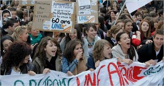 フランス高校生のデモ