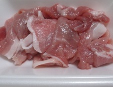ナスと豚肉のネギ塩ダレ炒め　材料②