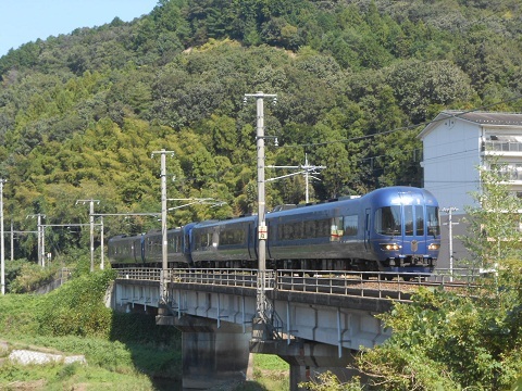 oth-train-916.jpg