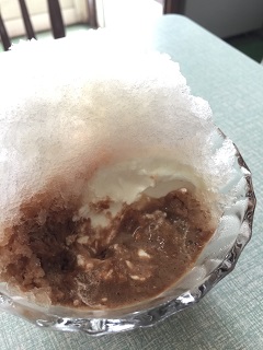 小松や チョコレートソフトクリーム氷2