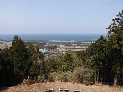朝倉山城展望台から海岸を臨む２DSCF2412