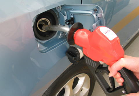 ガソリン 補助金 燃料油価格激変緩和対策事業