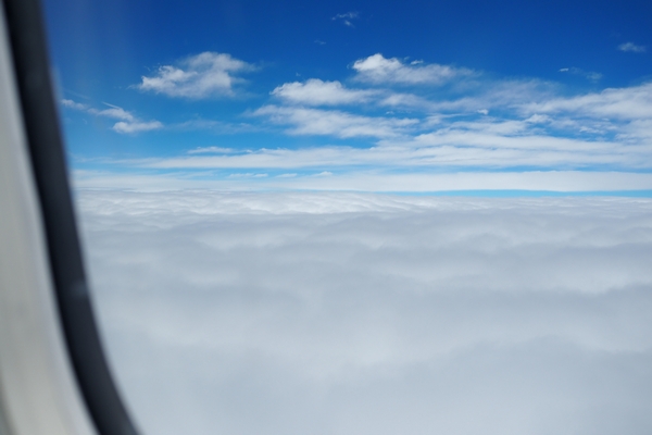雲上飛行