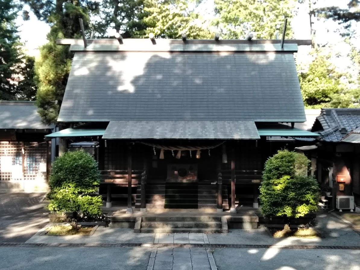 細山神明社の拝殿・本殿１