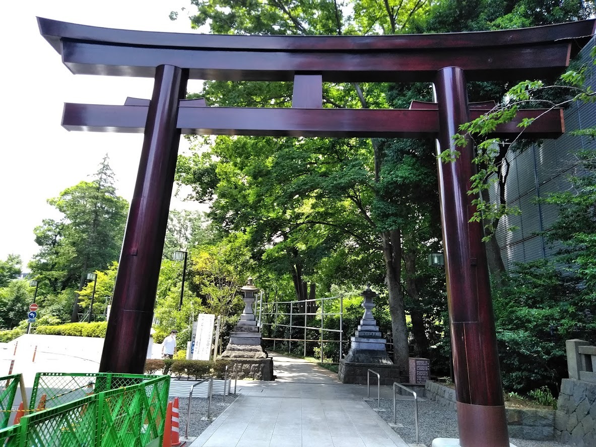 東郷神社参道３
