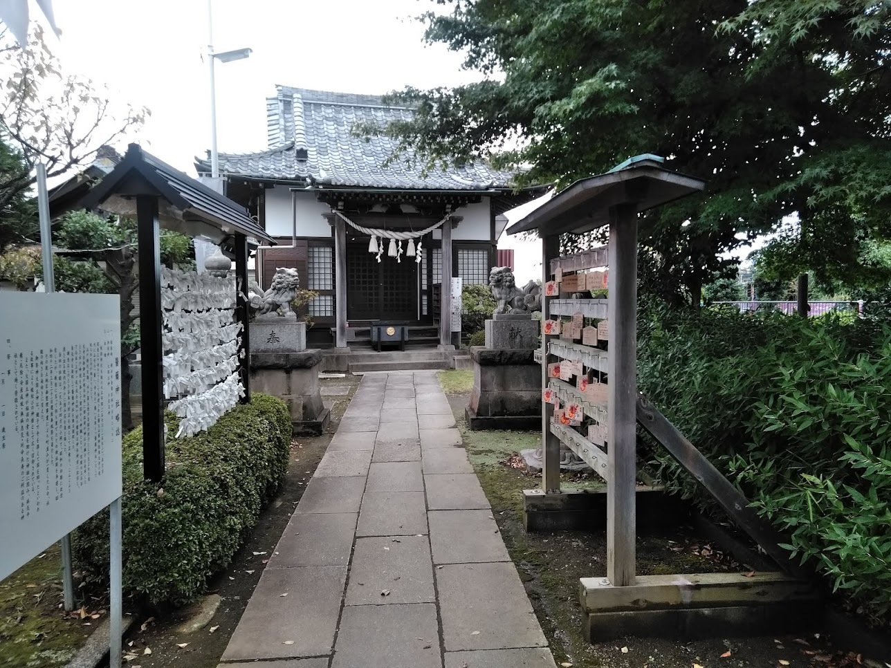 医薬神社の本殿・拝殿１