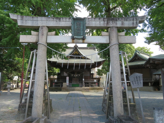 登戸稲荷神社の入口３