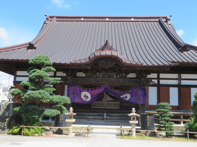 長念寺の本堂３