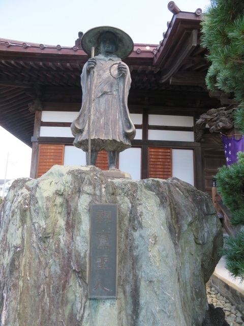 長念寺の親鸞像２