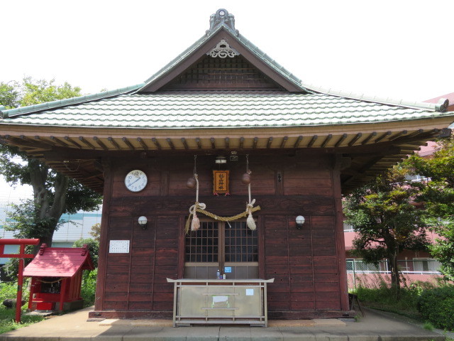 市ヶ尾杉山神社の社殿２